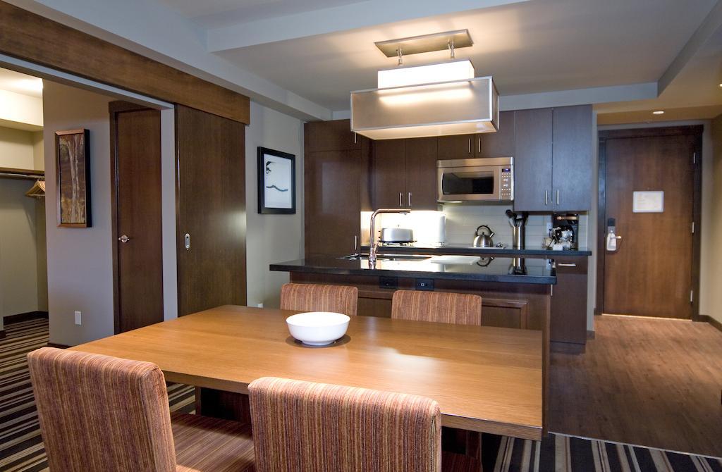 מלון וויסטלר Lodging Ovations מראה חיצוני תמונה